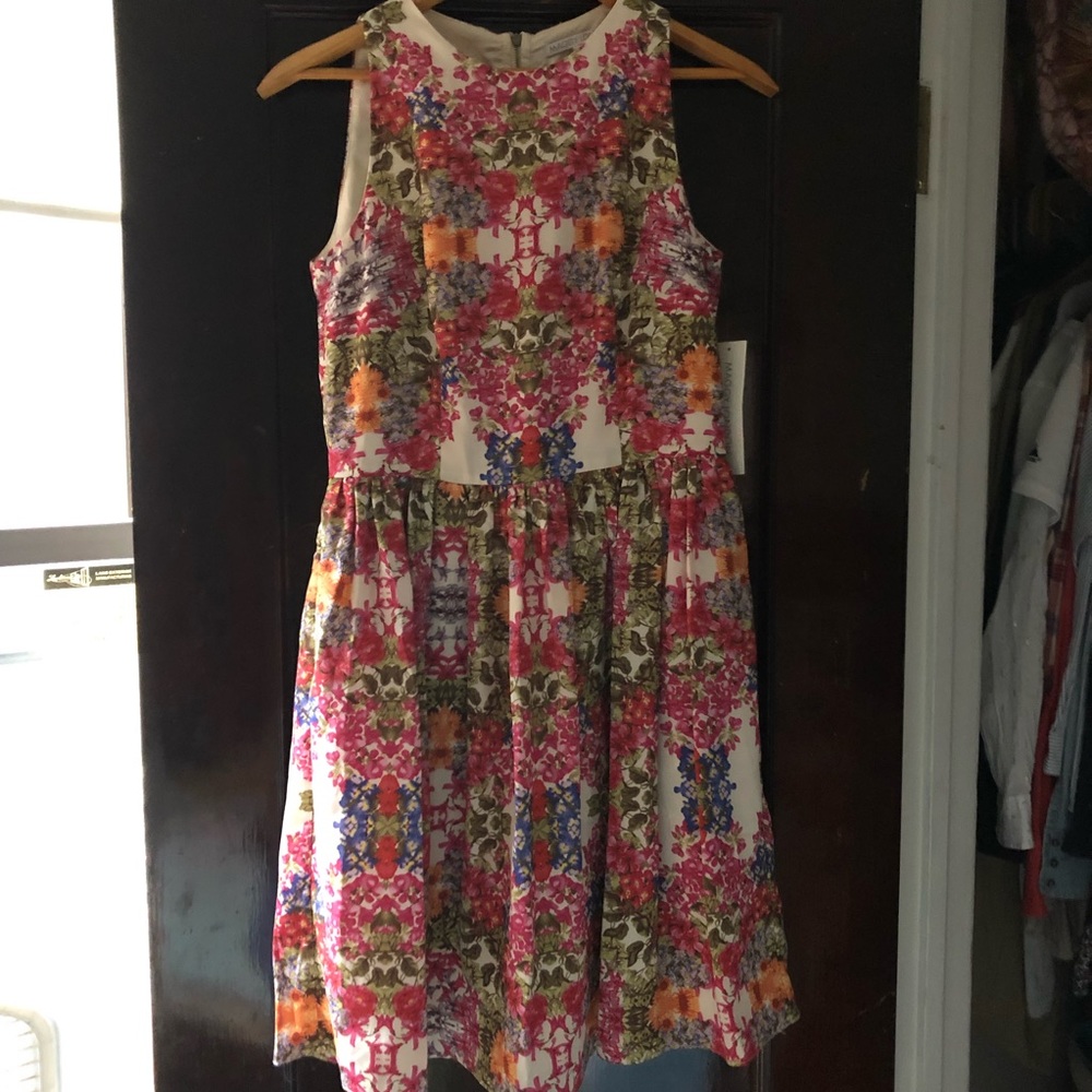 Maggie London floral patterned sleeveless dress